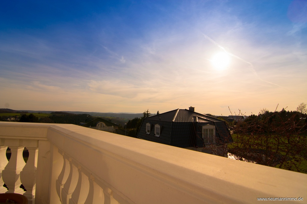 Sonnenuntergang auf der Terasse