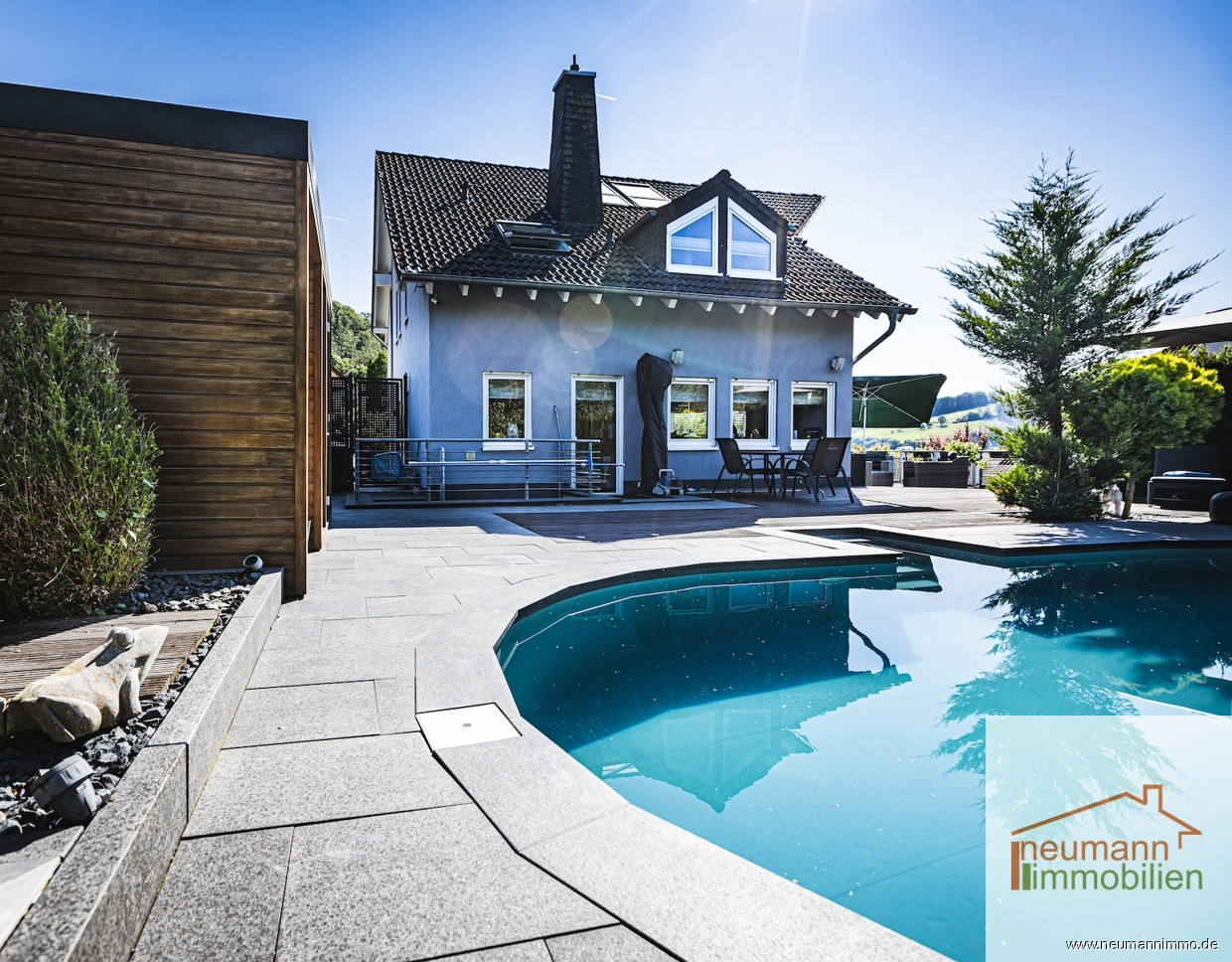Terrasse mit Pool