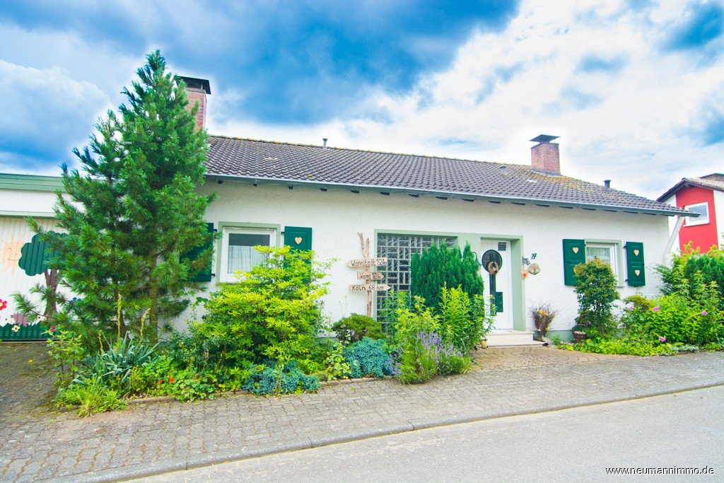 Straßenansicht