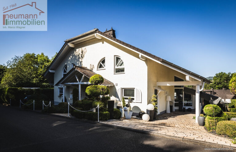 Vorderansicht Rechts Carport