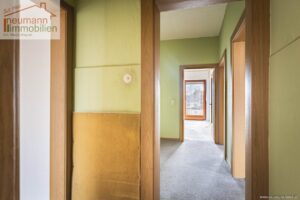 Flur OG Richtung Raum1