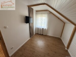 Arbeitszimmer/Schlafzimmer OG