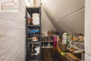 Abstellkammer DG