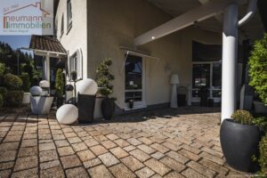 Hauseingang Carport