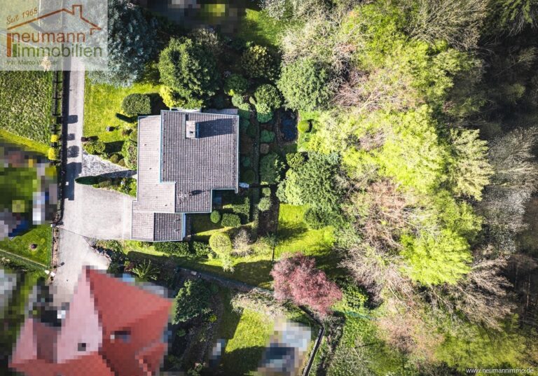 Drohne Draufsicht Haus und Grundstück