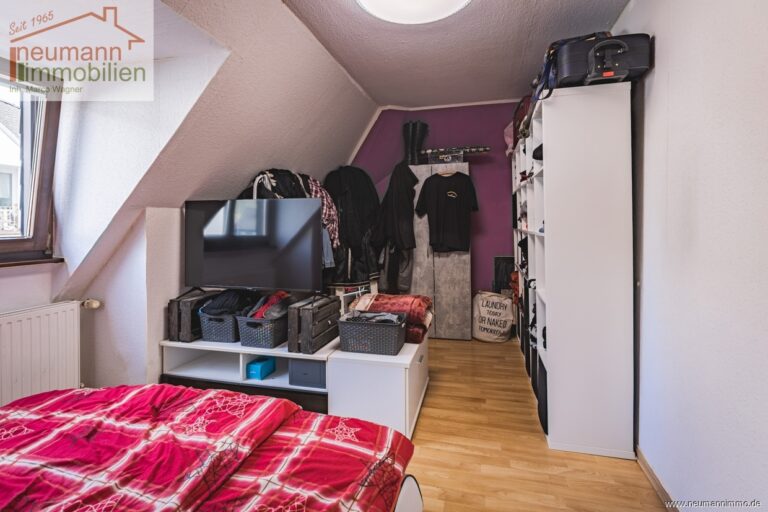 Schlafzimmer DG