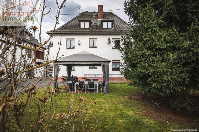 Außen mit Garten