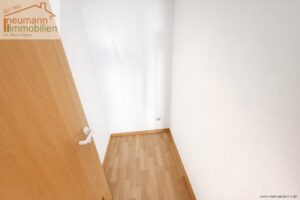 Abstellkammer DG