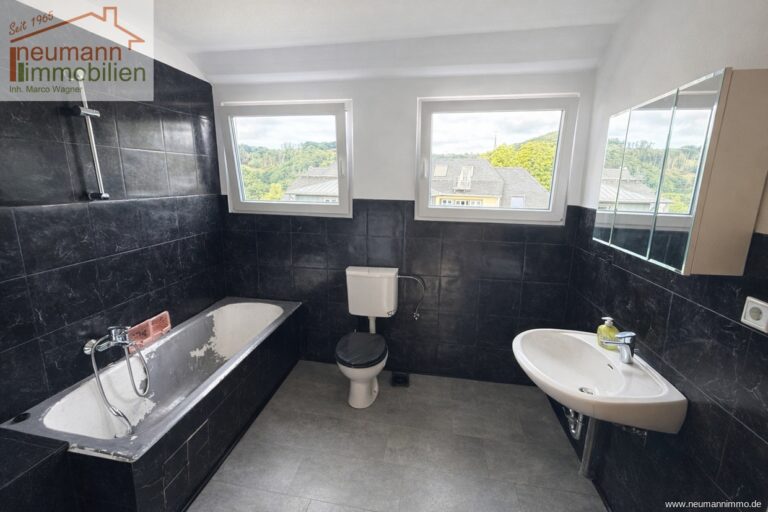 Badezimmer DG
